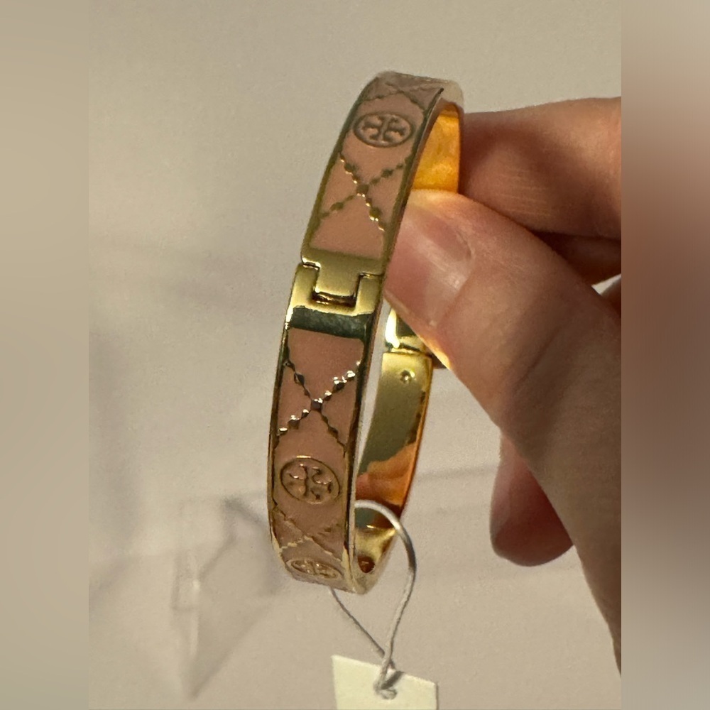 Tory Burch NWT Icon T Monogram Hinge Gold-Toned Pink Enamel Bangle Bracelet - Picture 6 of 11